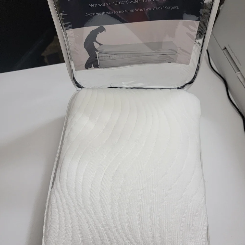 Full Size 100% Waterproof Mattress Pad, 3D Air Fiber Fabric Mattress Protector,